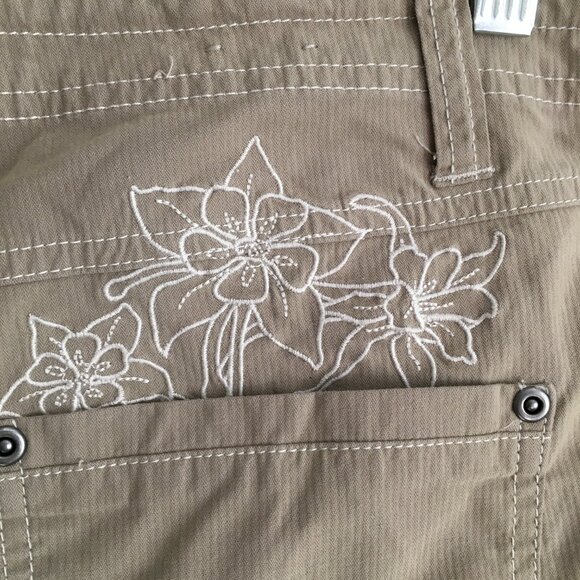 KUHL Beige/Taupe Drawstring Waistband Floral Embroidery Active Bermuda Shorts - Picture 14 of 15